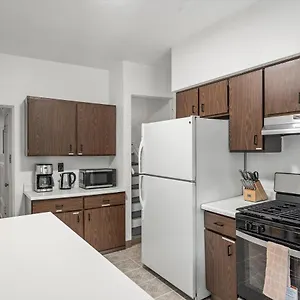 Oakland/university @g Modern And Bright Private Bedroom With Shared Bathroom Pittsburgh